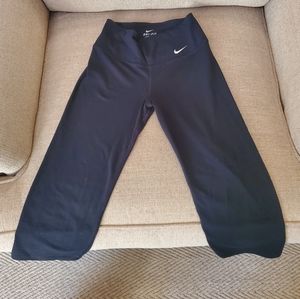 Nike DRI-FIT XS Womens Black Capri Athletic Pants